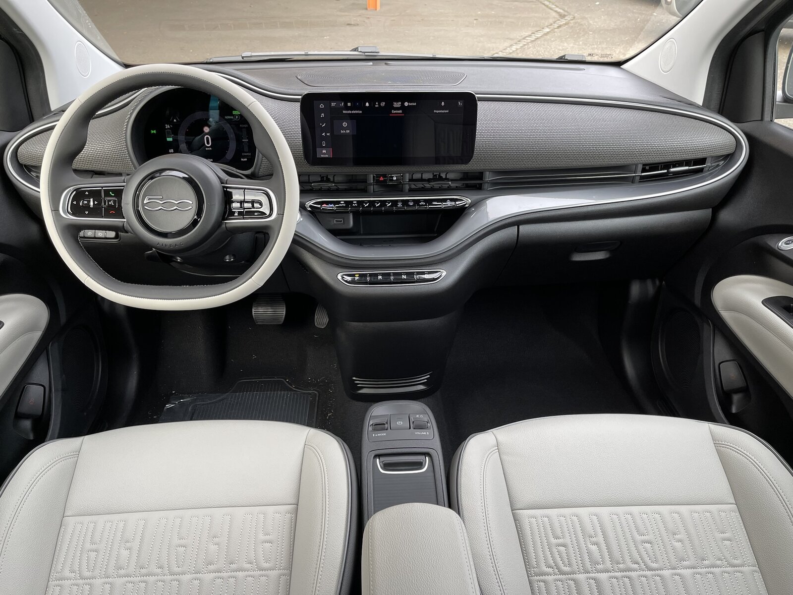 FIAT 500 La Prima 3+1, Elektro, Occasion / Gebraucht, Automatik - 4