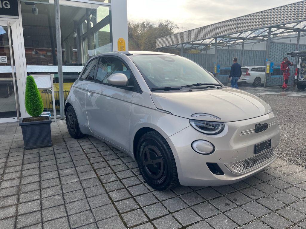 FIAT 500 Armani, Électrique, Occasion / Utilisé, Automatique - 7