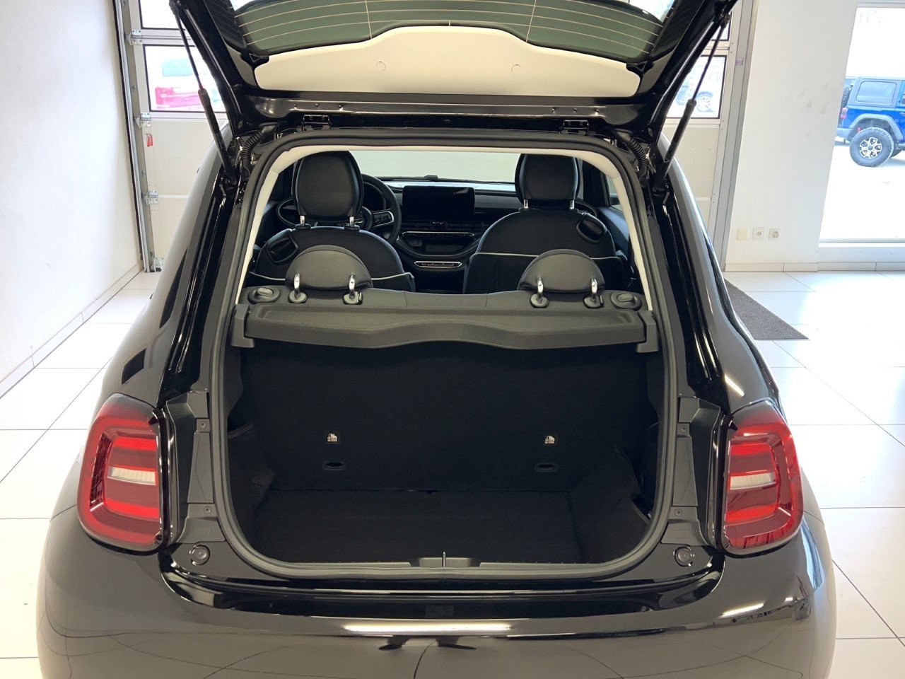 FIAT 500e Cult 87kw, Electric, Ex-demonstrator, Automatic - 7