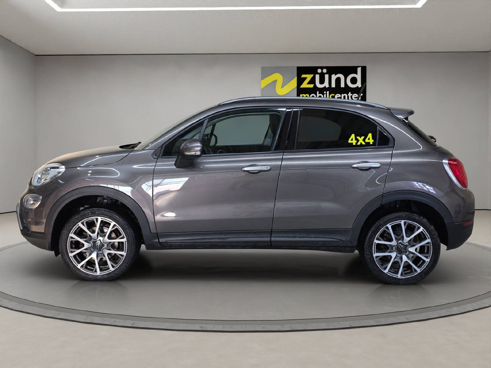 FIAT 500 X 1.4 MultiAir Cross Plus 4x4, Benzin, Occasion / Gebraucht, Automatik - 2