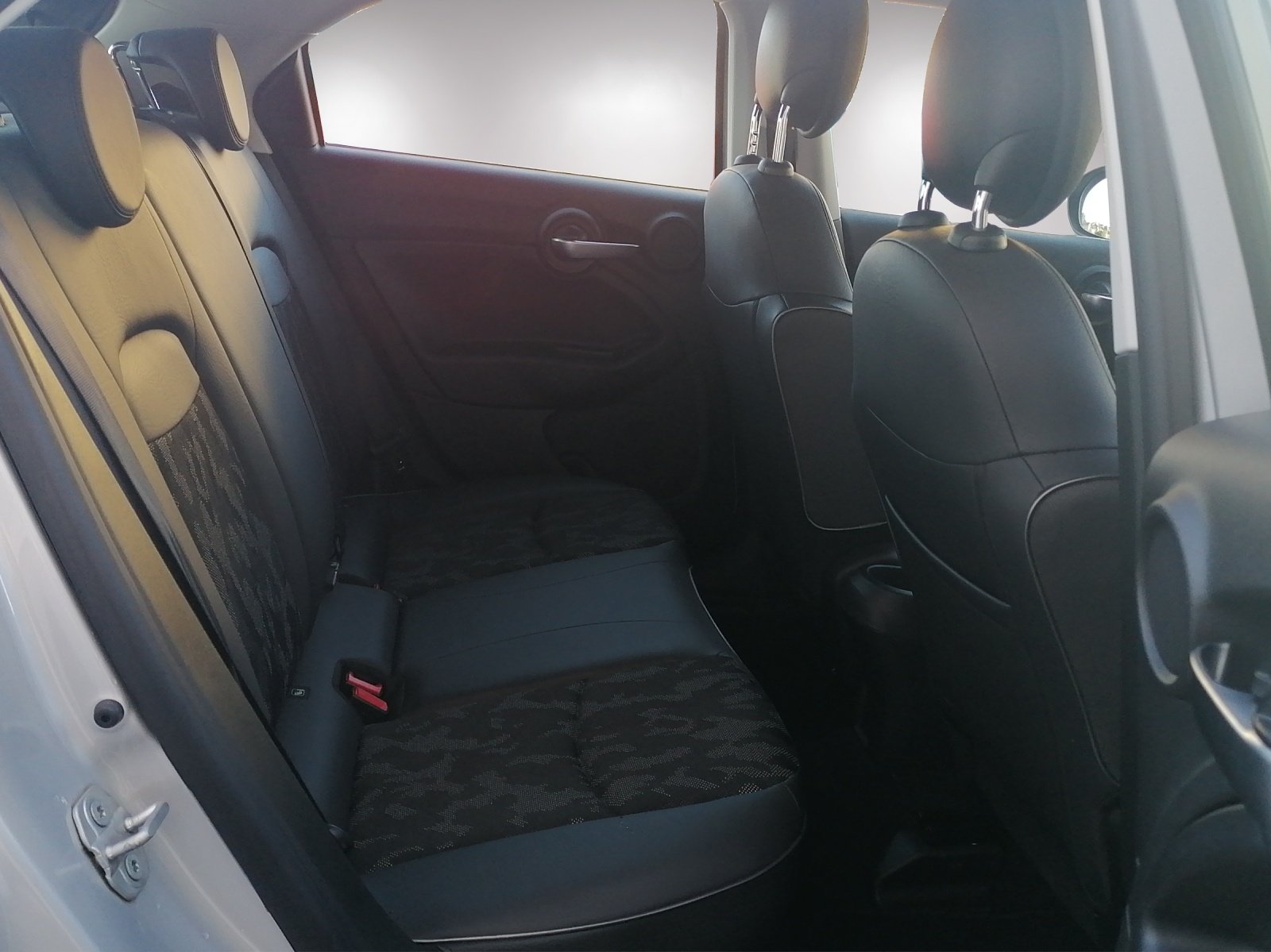 FIAT 500 X 1.5 Hybrid Cross, Mild-Hybrid Benzin/Elektro, Occasion / Gebraucht, Automatik - 7
