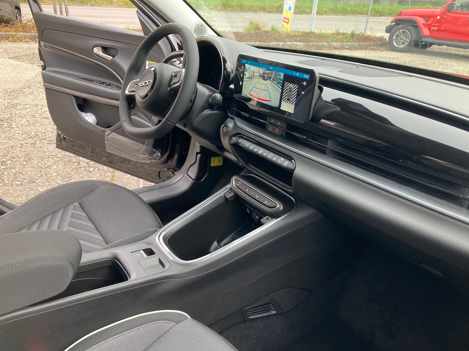 FIAT 600, Plug-in-Hybrid Petrol/Electric, New car, Automatic - 6