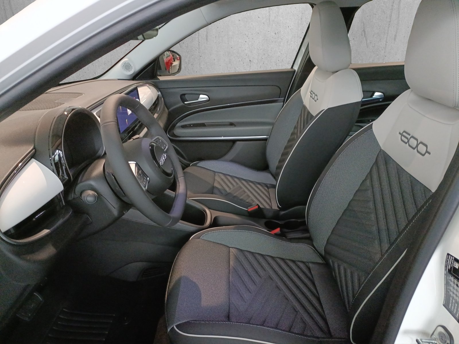 FIAT 600 1.2 Hybrid 100 Cult, Mild-Hybrid Petrol/Electric, Ex-demonstrator, Automatic - 7