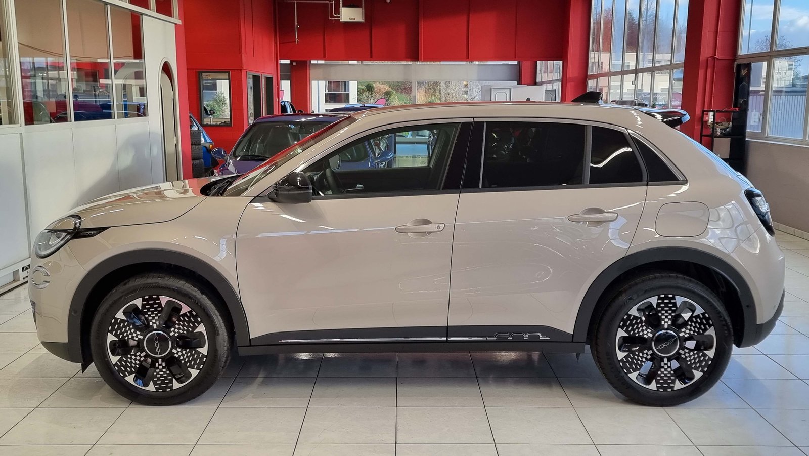 FIAT 600 1.2 Hybrid 145 La Prima, Mild-Hybrid Petrol/Electric, New car, Automatic - 3