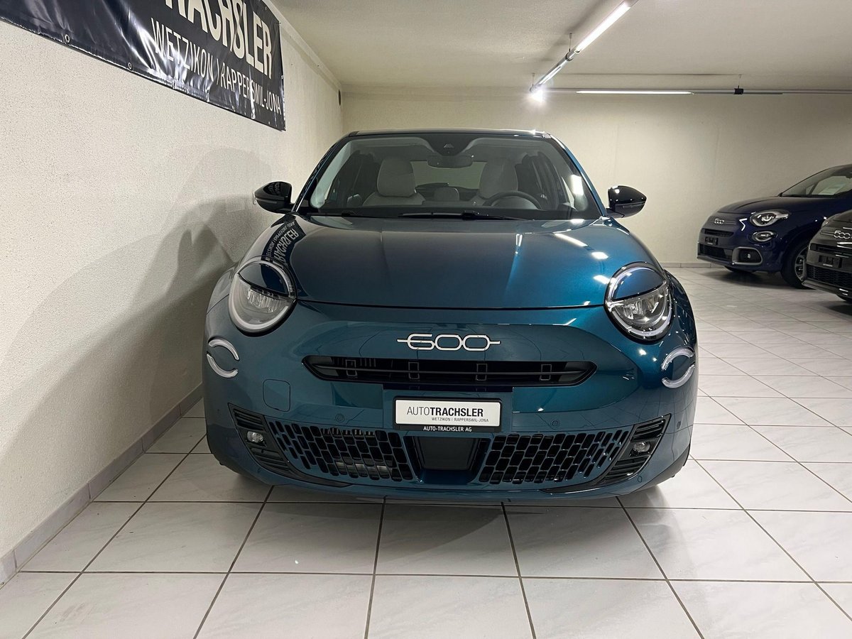 FIAT 600 1.2 Hybrid La Prima, Mild-Hybrid Petrol/Electric, New car, Automatic - 2