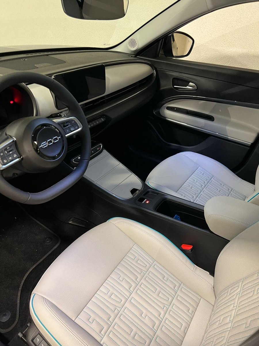 FIAT 600 1.2 Hybrid La Prima, Mild-Hybrid Petrol/Electric, New car, Automatic - 6