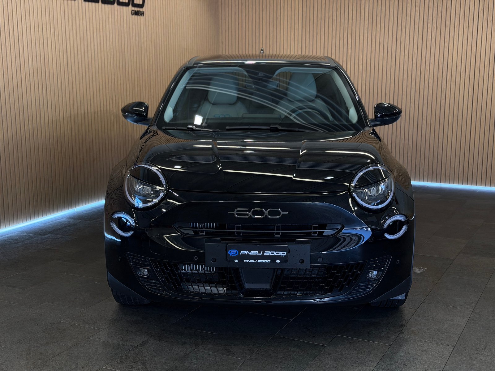 FIAT 600h MildHybrid La Prima *Vesuvio Schwarz*, Hybride Léger Essence/Électricité, Voiture nouvelle, Automatique - 5