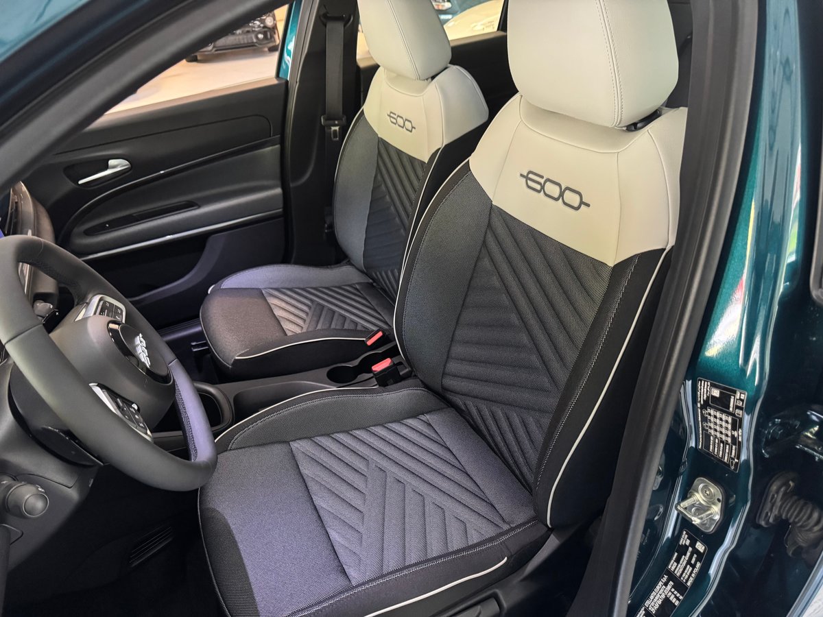 FIAT 600h MildHybrid Cult, Mild-Hybrid Petrol/Electric, New car, Automatic - 5