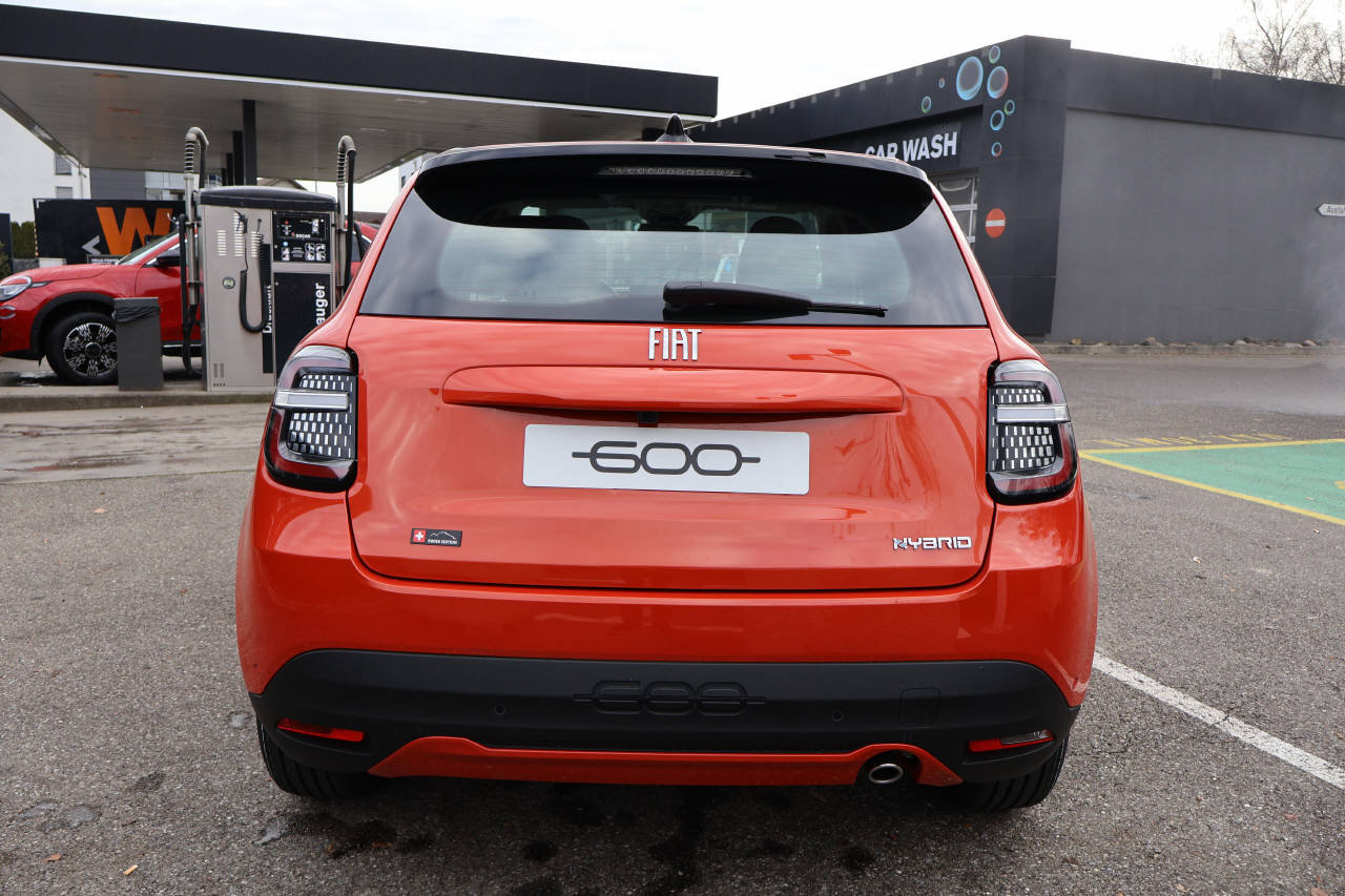 FIAT 600 1.2 Hybrid Swiss Edition, Mild-Hybrid Petrol/Electric, New car, Automatic - 4
