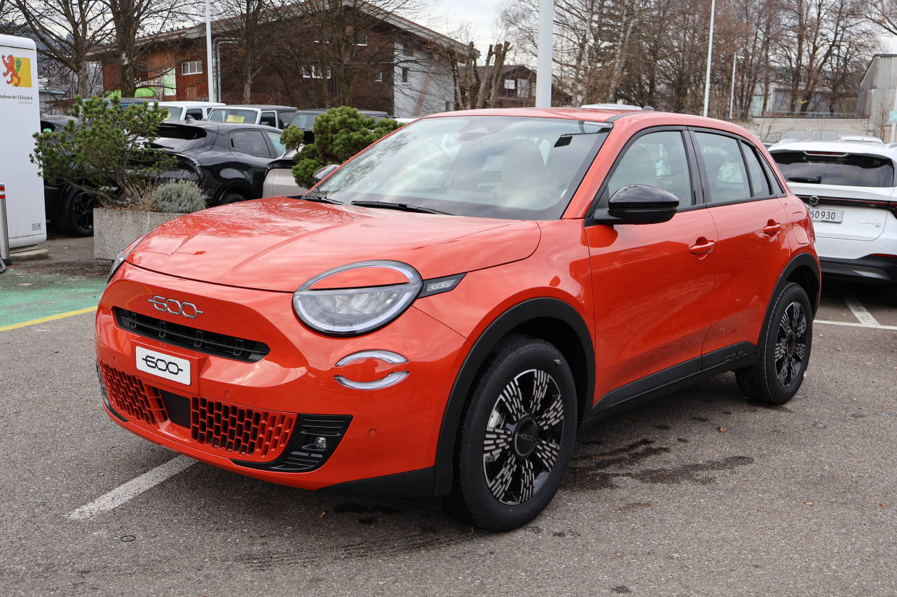 FIAT 600 1.2 Hybrid Swiss Edition, Mild-Hybrid Petrol/Electric, New car, Automatic - 7