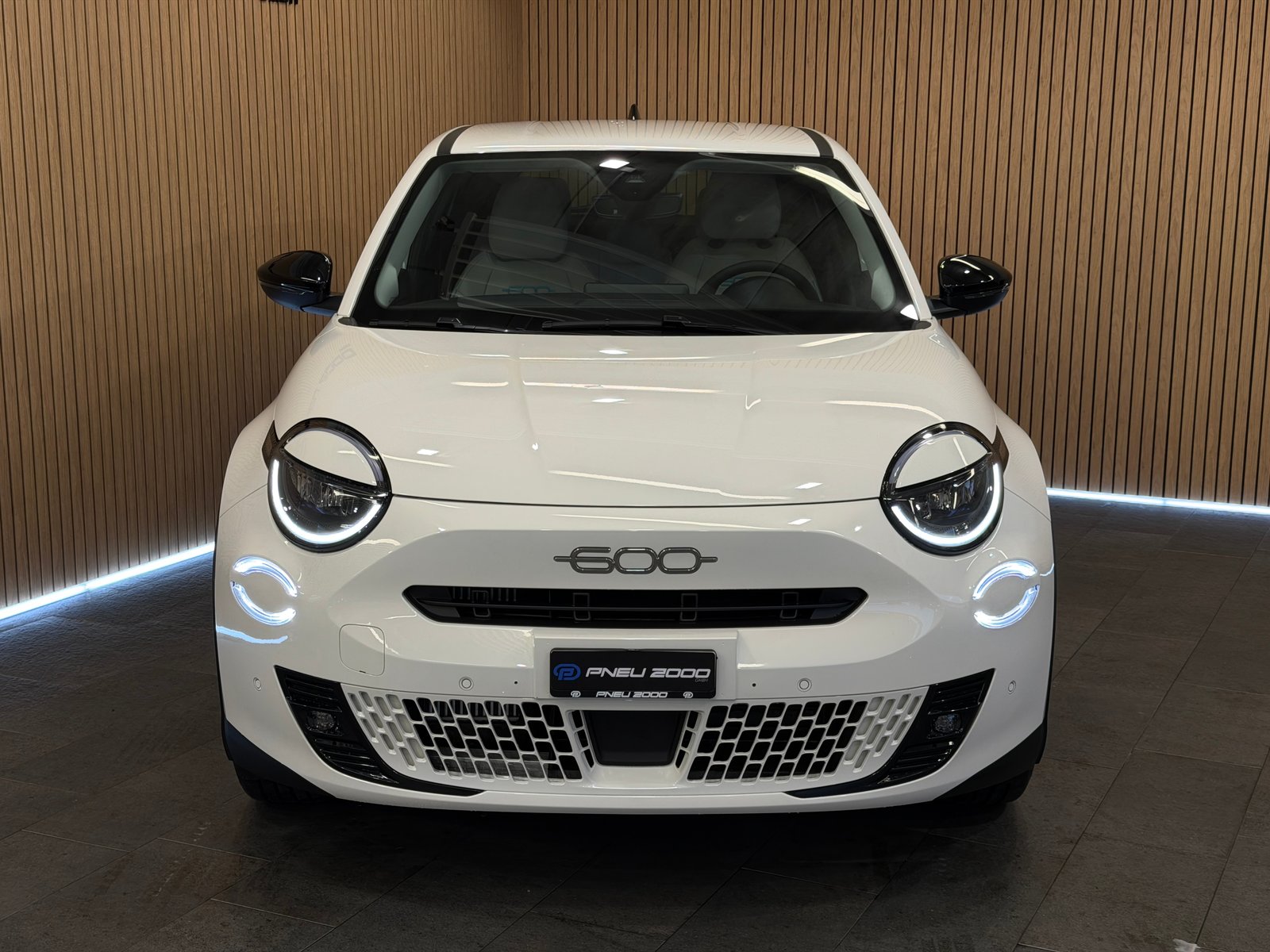 FIAT 600h MildHybrid La Prima *Gelato Weiss*, Mild-Hybrid Petrol/Electric, New car, Automatic - 2