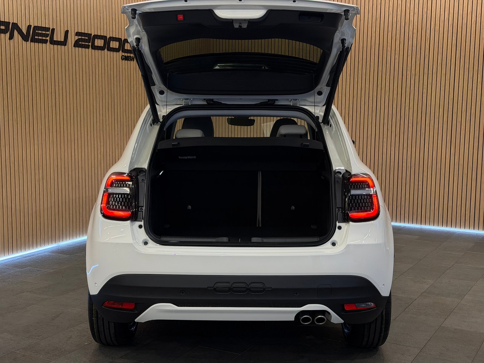 FIAT 600h MildHybrid La Prima *Gelato Weiss*, Mild-Hybrid Petrol/Electric, New car, Automatic - 6