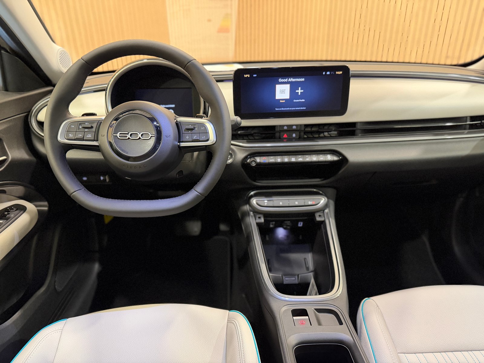 FIAT 600h MildHybrid La Prima *Gelato Weiss*, Mild-Hybrid Petrol/Electric, New car, Automatic - 7