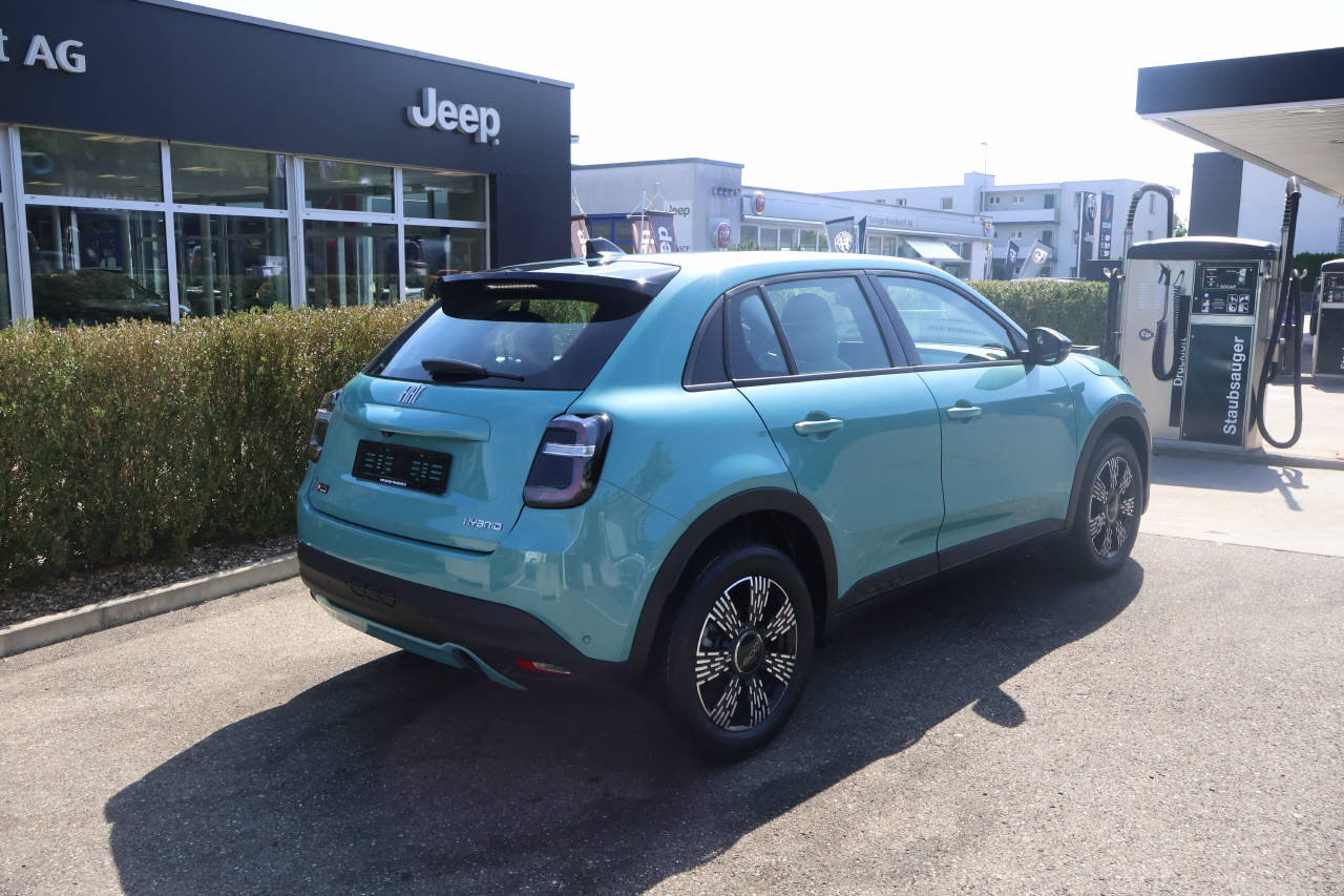 FIAT 600 1.2 Hybrid Swiss Edition, Mild-Hybrid Petrol/Electric, New car, Automatic - 3