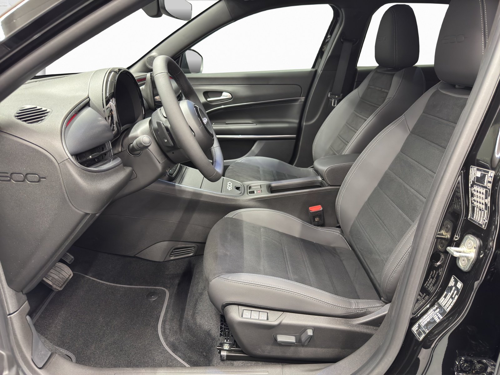 FIAT 600 1.2 Hybrid 145 Sport, Mild-Hybrid Petrol/Electric, New car, Automatic - 7