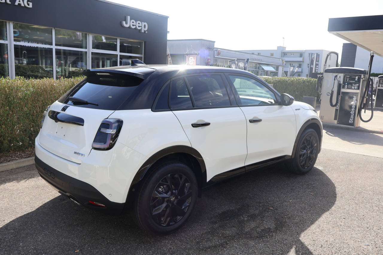 FIAT 600 1.2 Hybrid 145 Sport, Mild-Hybrid Petrol/Electric, New car, Automatic - 3