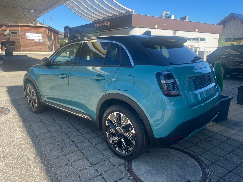 FIAT 600 1.2 Hybrid 145 La Prima, Mild-Hybrid Benzin/Elektro, Occasion / Gebraucht, Automatik - 4