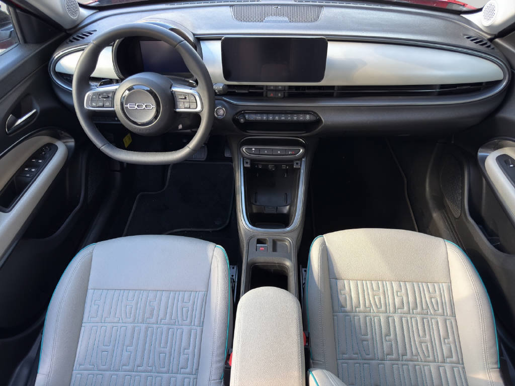 FIAT 600 1.2 Hybrid La Prima, Mild-Hybrid Petrol/Electric, Second hand / Used, Automatic - 7