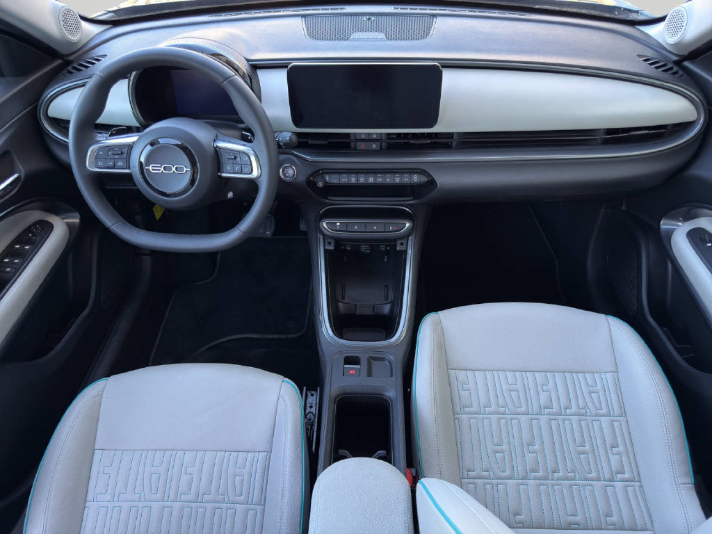 FIAT 600 1.2 Hybrid La Prima, Mild-Hybrid Benzin/Elektro, Occasion / Gebraucht, Automatik - 7