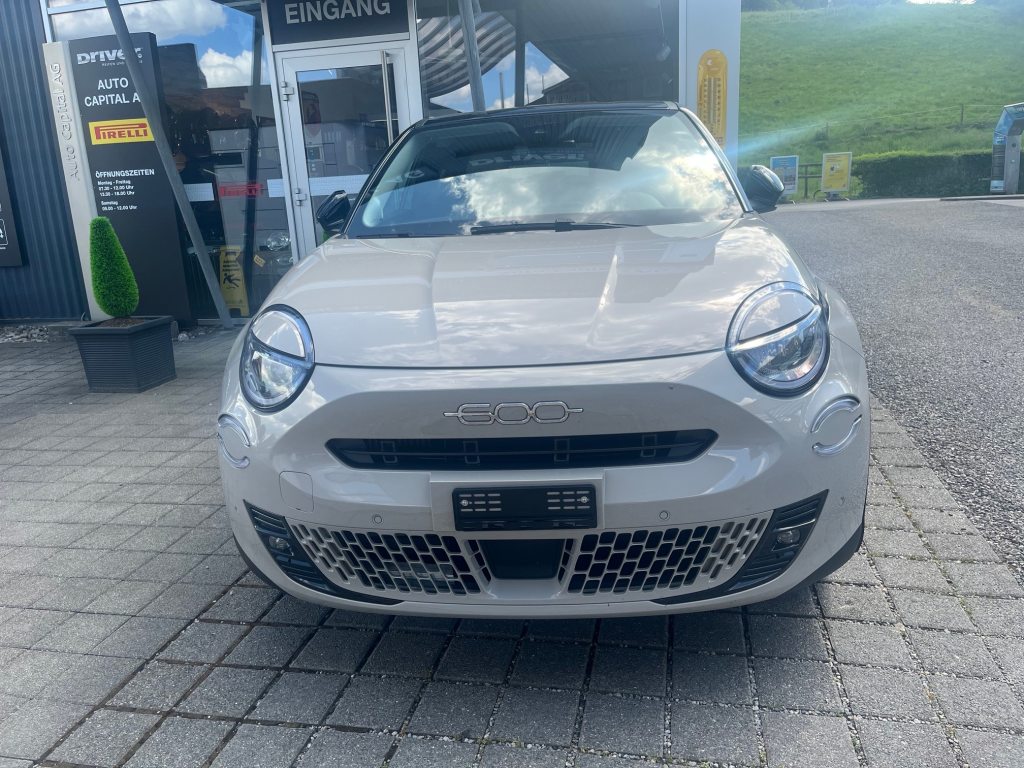 FIAT 600 1.2 Hybrid 145 La Prima, Mild-Hybrid Petrol/Electric, Second hand / Used, Automatic - 5