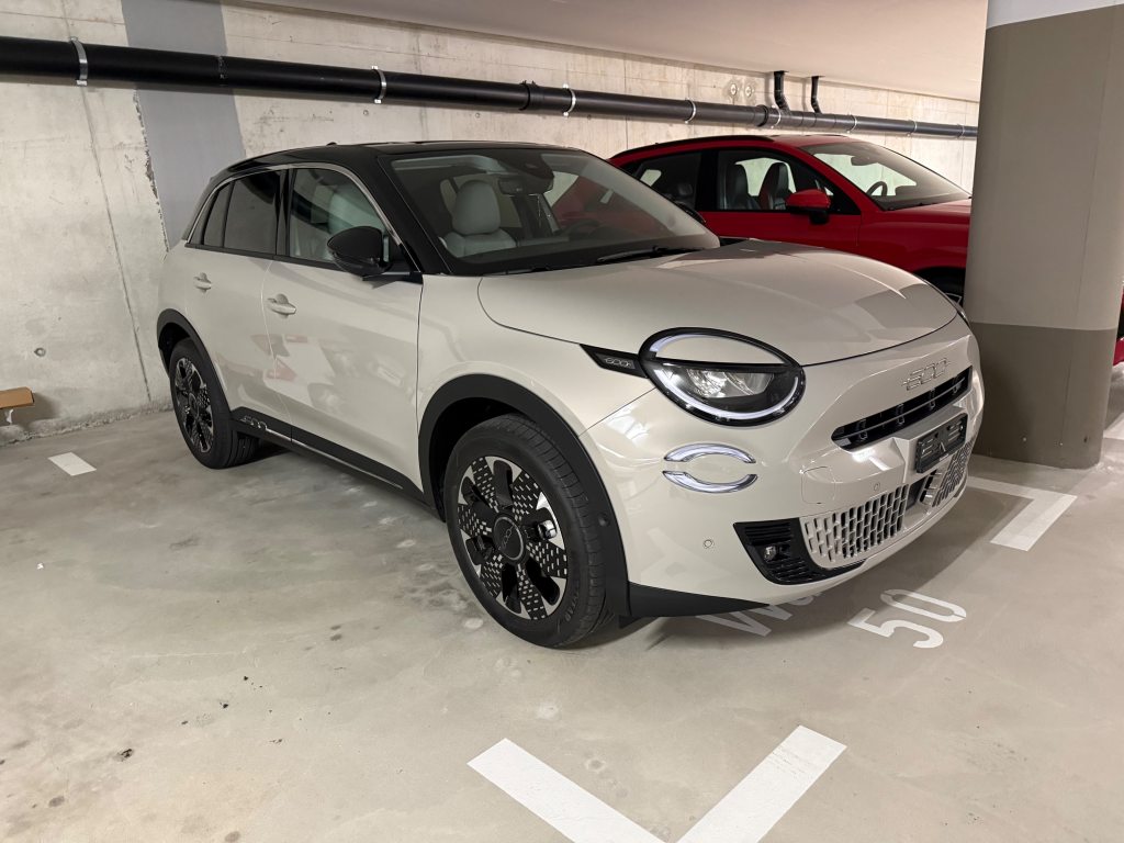 FIAT 600 1.2 Hybrid 145 La Prima