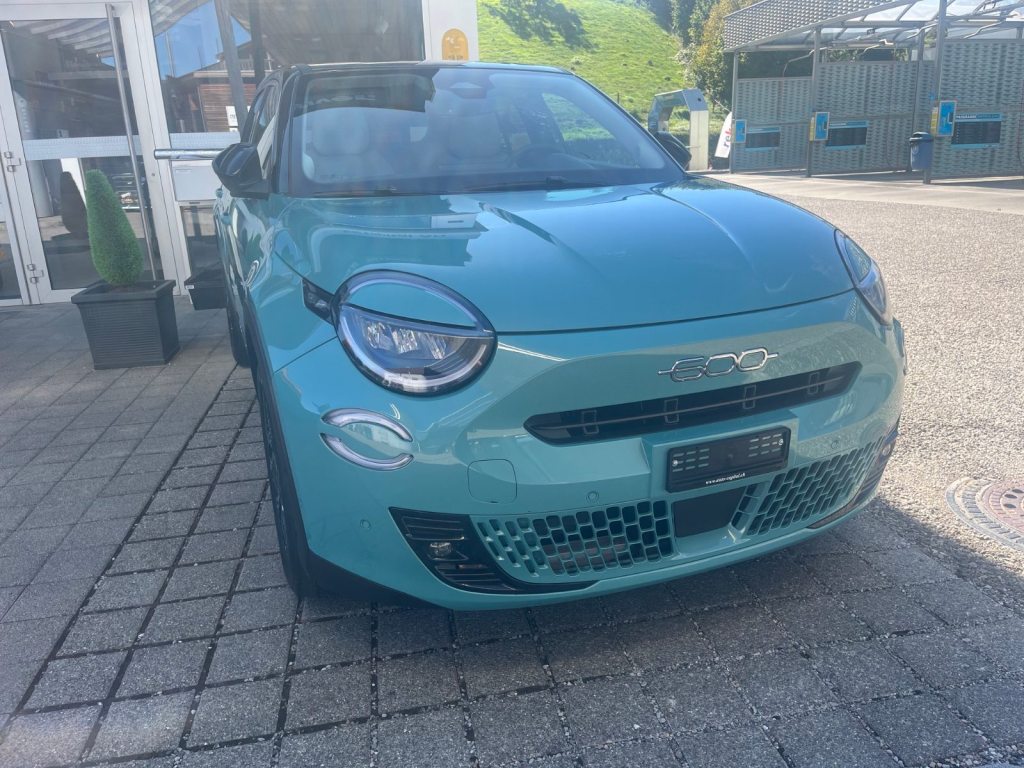 FIAT 600 1.2 Hybrid 145 La Prima, Mild-Hybrid Benzin/Elektro, Occasion / Gebraucht, Automatik - 7