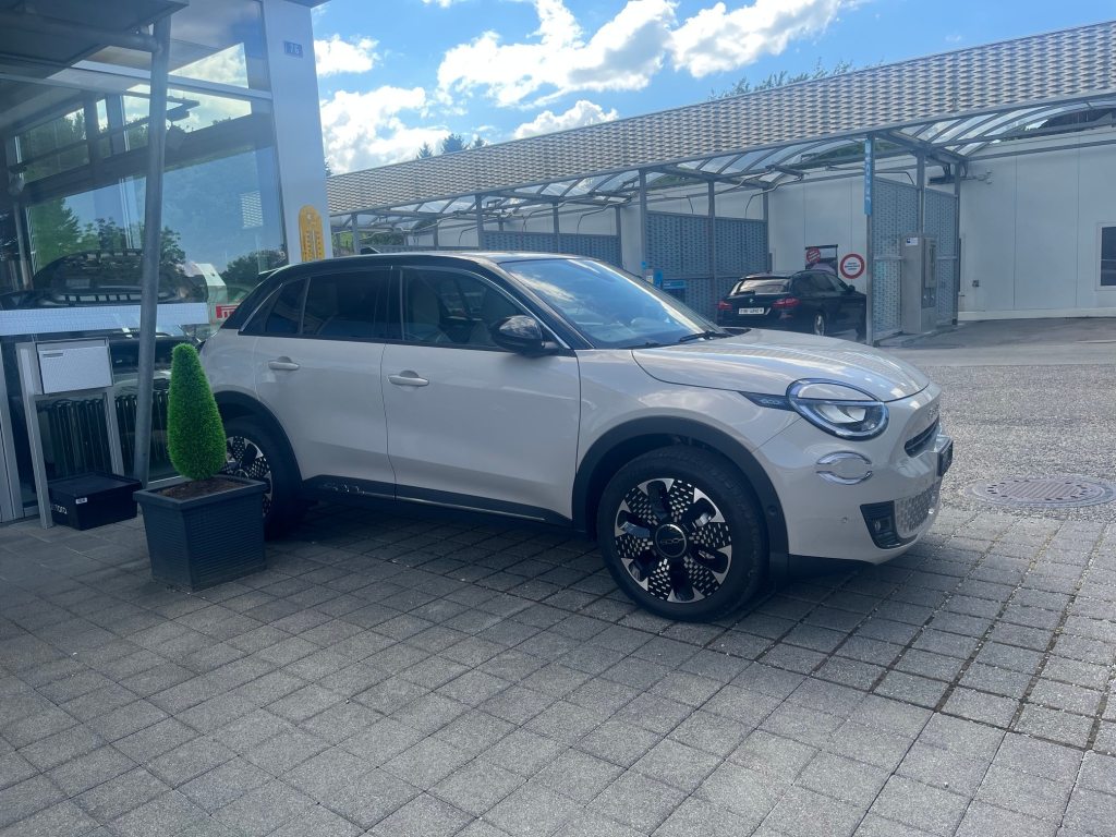 FIAT 600 1.2 Hybrid 145 La Prima, Mild-Hybrid Petrol/Electric, Second hand / Used, Automatic - 6
