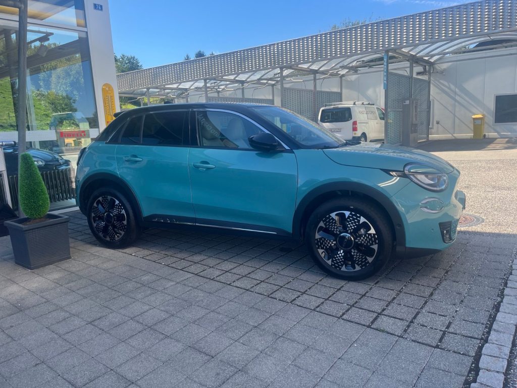 FIAT 600 1.2 Hybrid 145 La Prima, Mild-Hybrid Benzin/Elektro, Occasion / Gebraucht, Automatik - 6