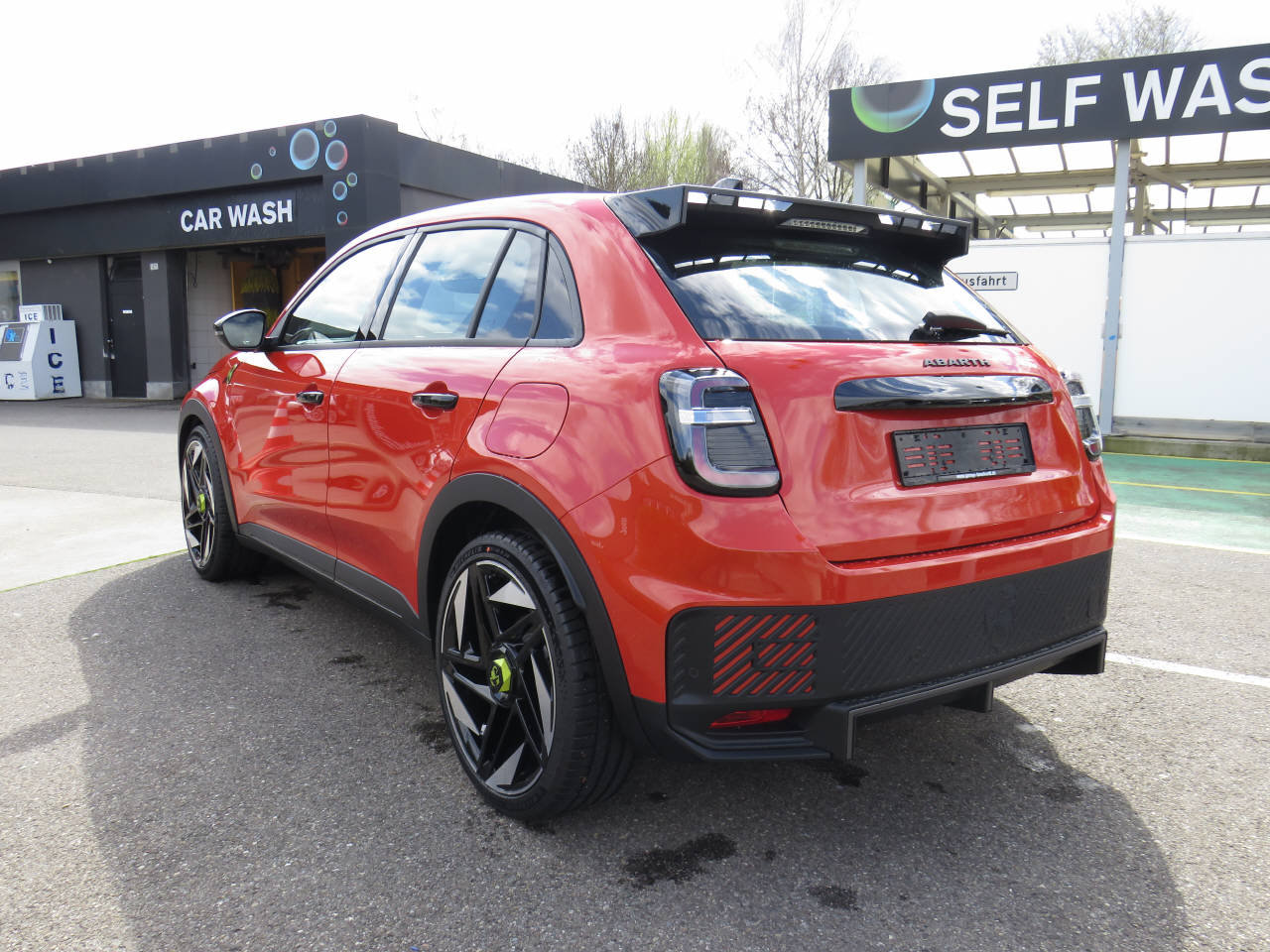 FIAT 600 Abarth Turismo, Electric, Ex-demonstrator, Automatic - 6
