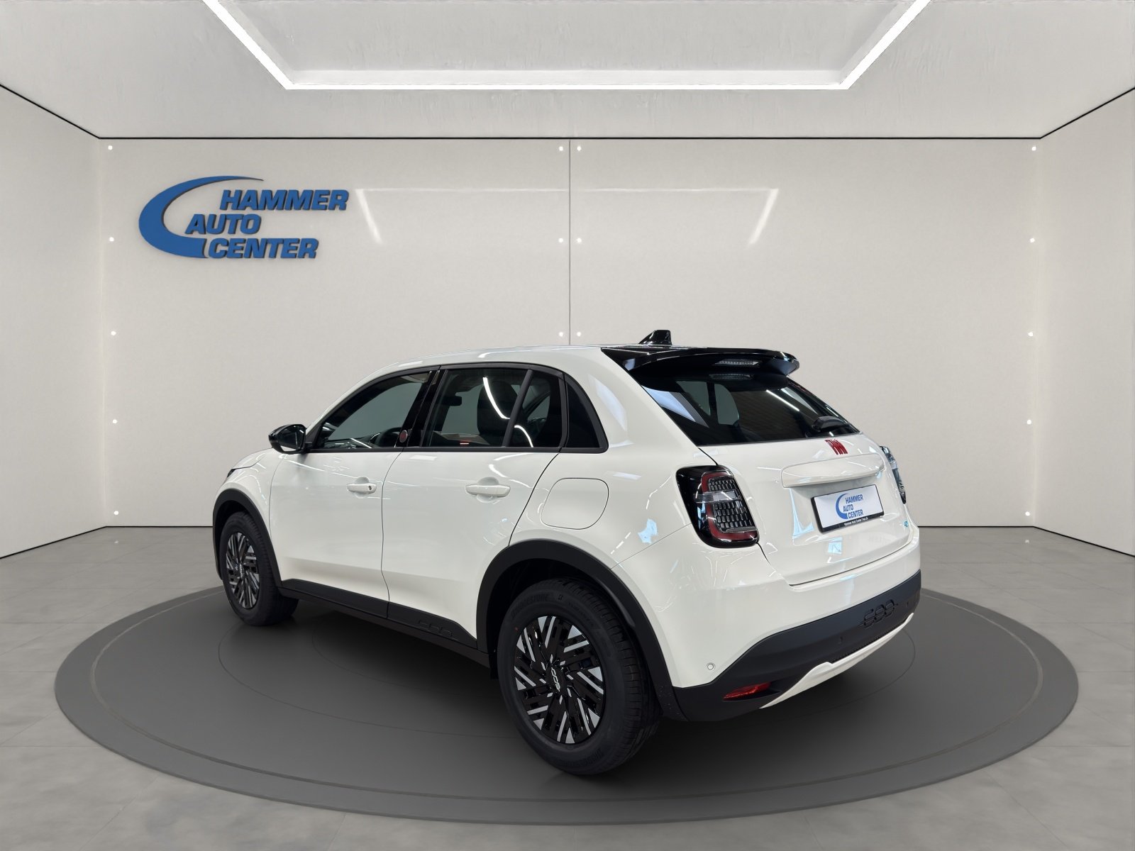 FIAT 600 Red, Electric, Ex-demonstrator, Automatic - 4
