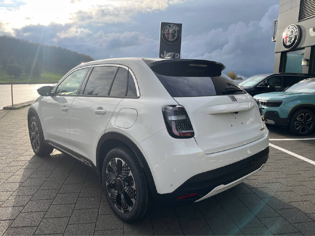 FIAT 600 1.2 Hybrid La Prima, Mild-Hybrid Petrol/Electric, Ex-demonstrator, Automatic - 2