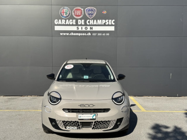 FIAT 600h MildHybrid La Prima, Mild-Hybrid Benzin/Elektro, Vorführwagen, Automatik - 2