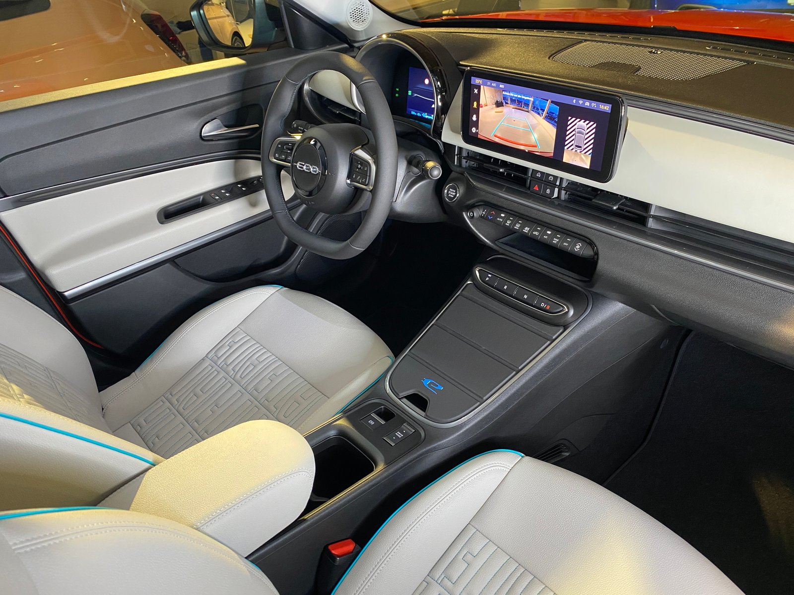 FIAT 600 e La Prima, Electric, Ex-demonstrator, Automatic - 5