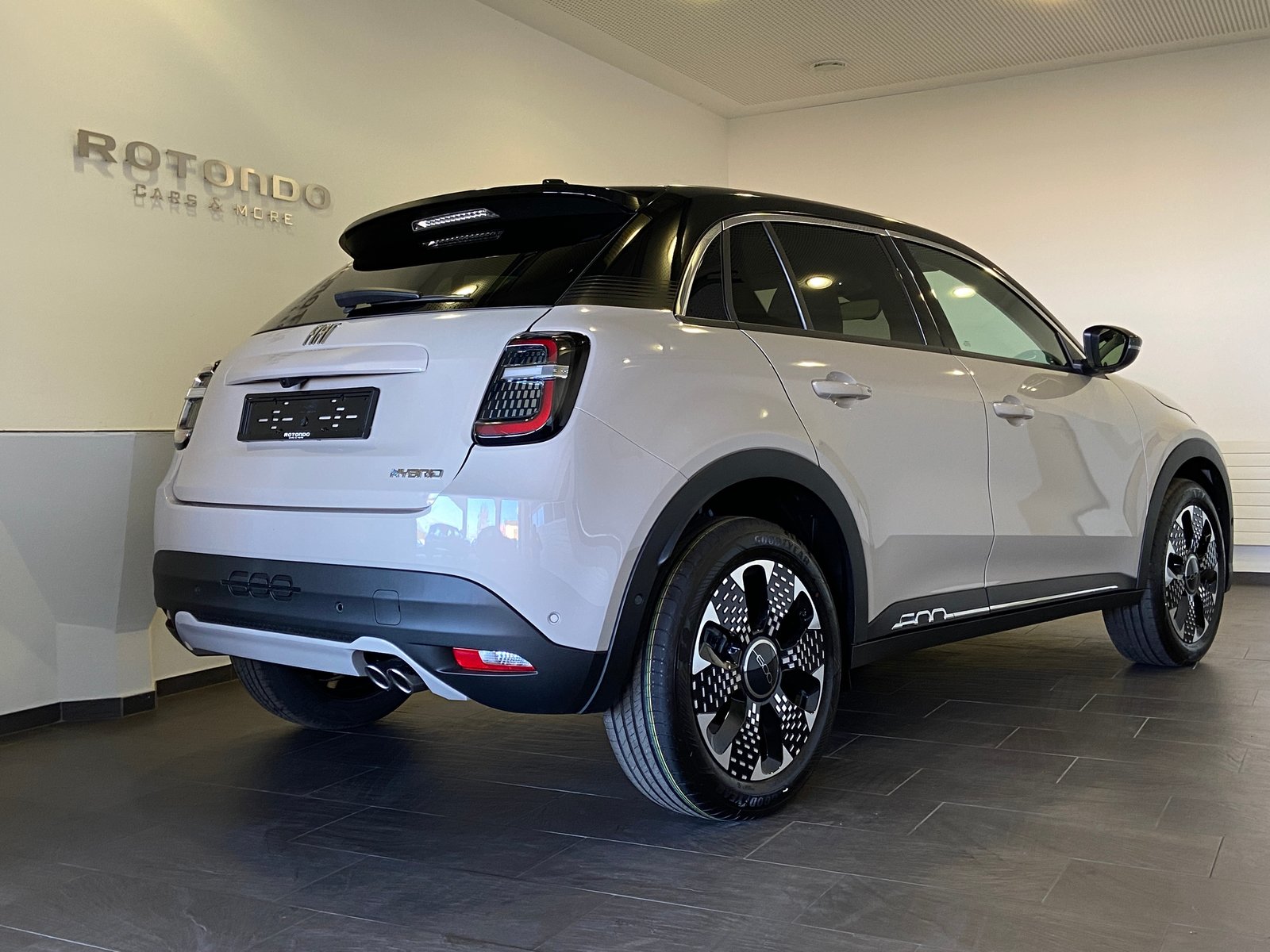 FIAT 600h MildHybrid La Prima 145PS, Mild-Hybrid Petrol/Electric, New car, Automatic - 2