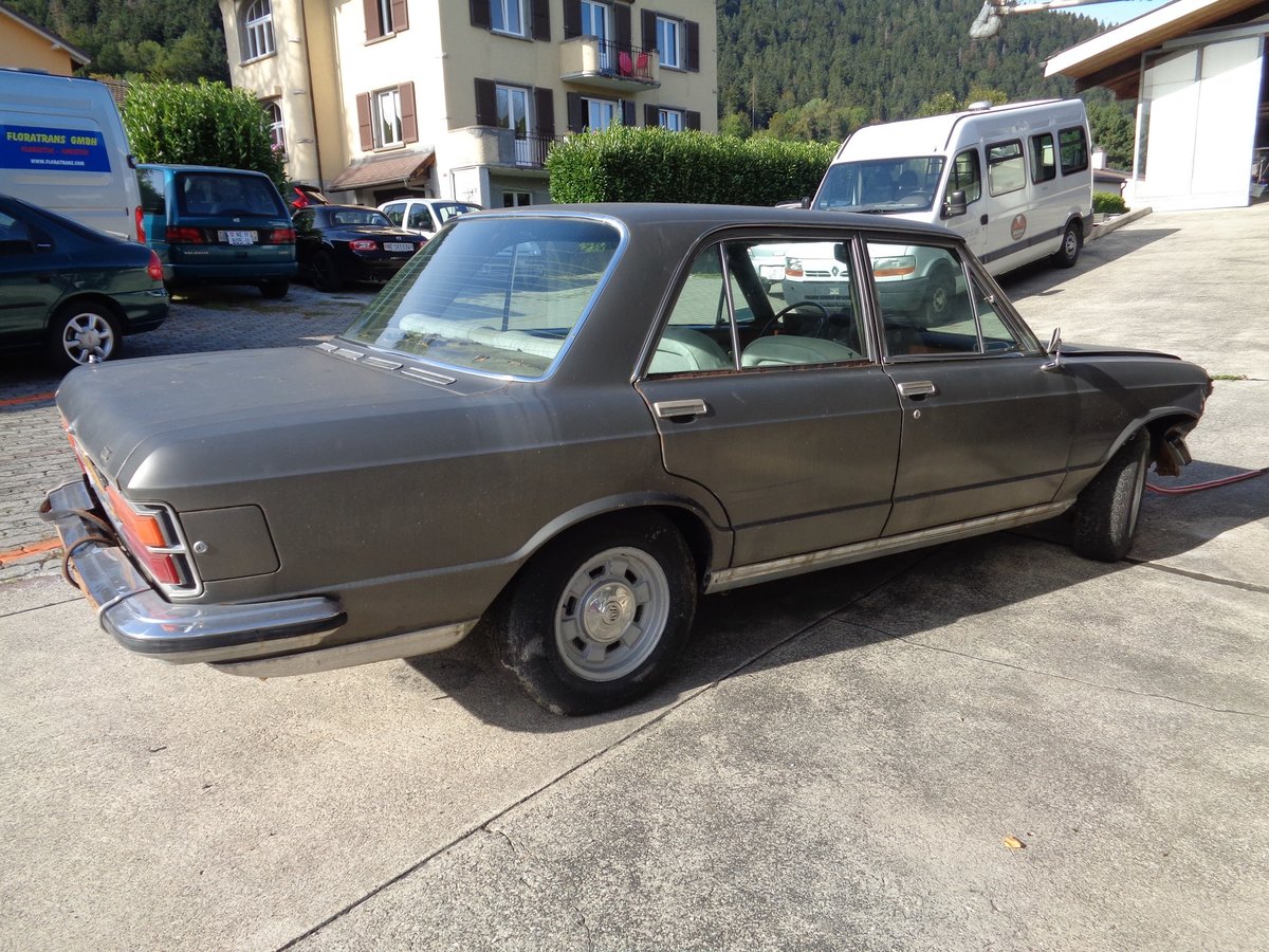 FIAT 130