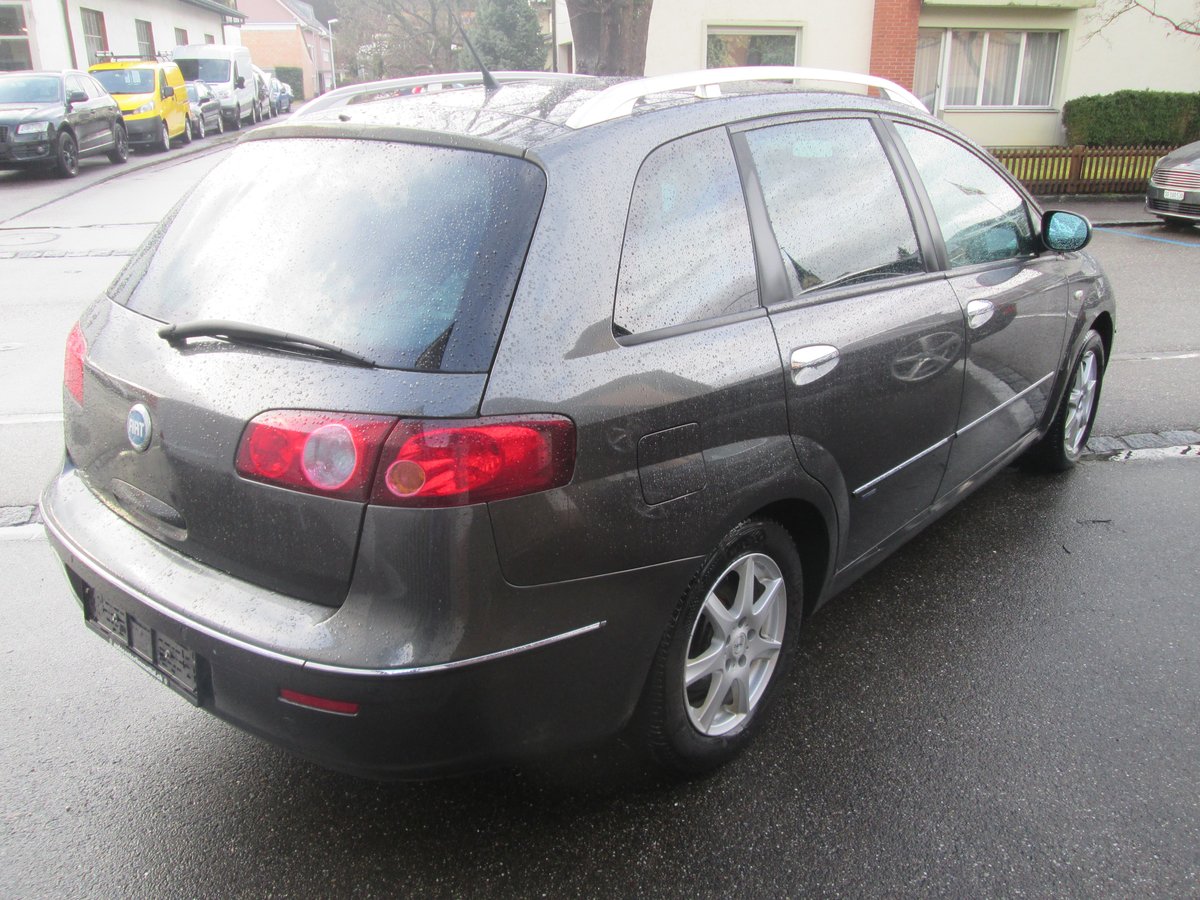 FIAT Croma 2.2 Emotion, Essence, Occasion / Utilisé, Manuelle - 5
