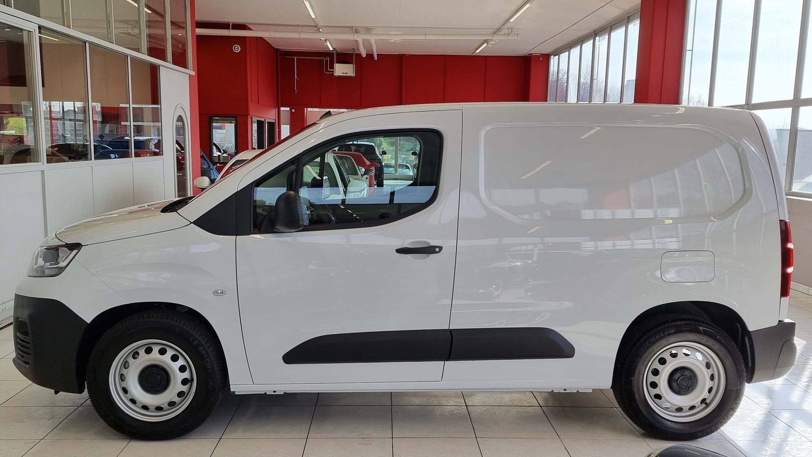 FIAT Doblo Elektro Kaw. L1 50 kWh SX Plus, Elettrica, Auto nuove, Automatico - 3