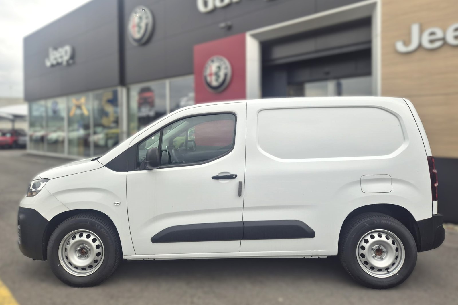 FIAT E-Doblo L2 50kWh 753kg Swiss Edition, Electric, New car, Automatic - 2