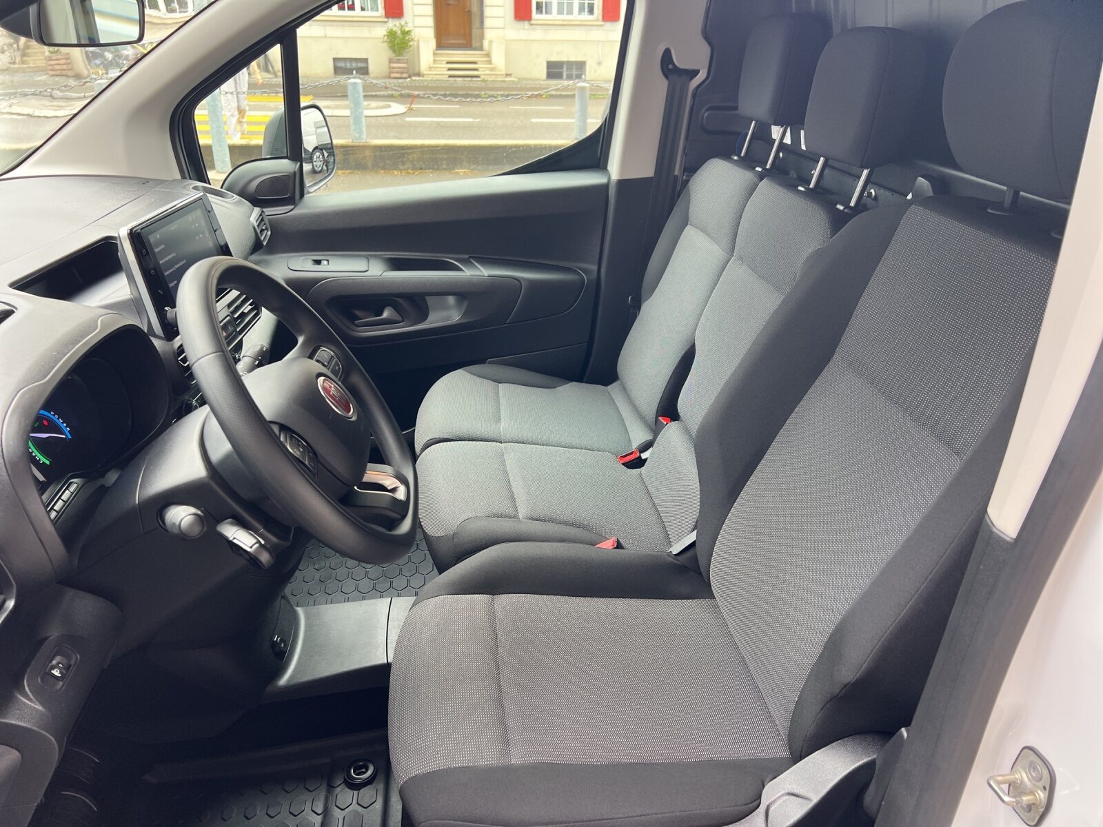 FIAT E-Doblo L1 50kWh Swiss Ed, Elektro, Occasion / Gebraucht, Automatik - 7