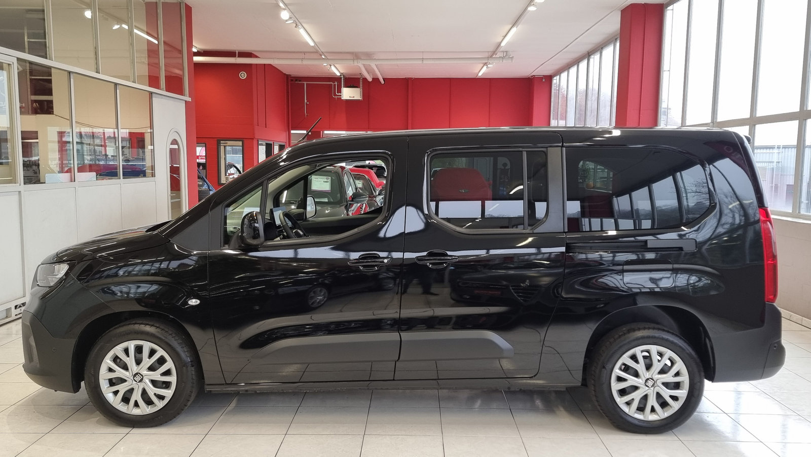 FIAT Doblo L2 1.5 BlueHDi Automat - 7 Plätze, Diesel, Neues Fahrzeug mit Tageszulassung, Automatik - 4