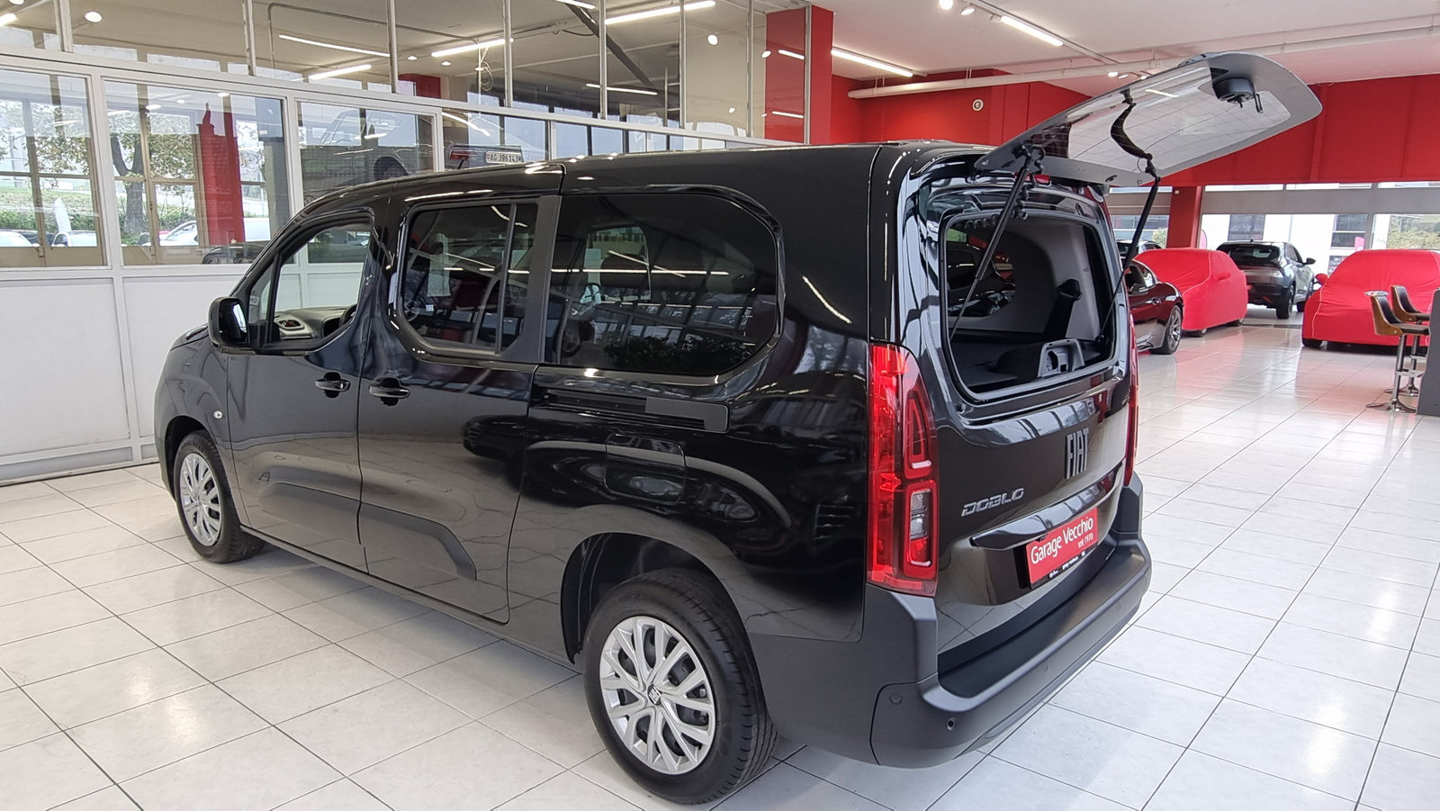 FIAT Doblo L2 1.5 BlueHDi Automat - 7 Plätze, Diesel, Neues Fahrzeug mit Tageszulassung, Automatik - 7