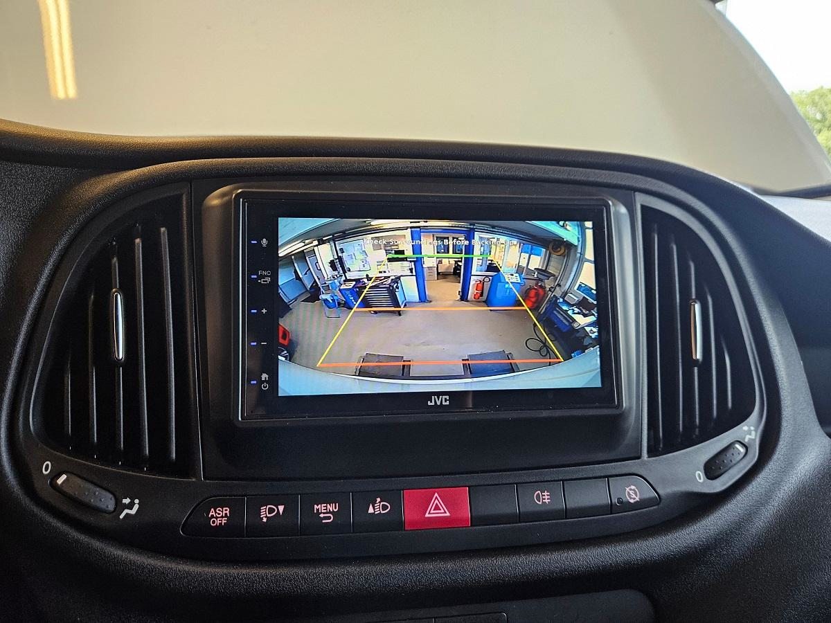 FIAT Doblo Kombi L2 1.6 JTD 120 Base DAB / Rückfahrkamera, Diesel, Occasion / Gebraucht, Handschaltung - 2