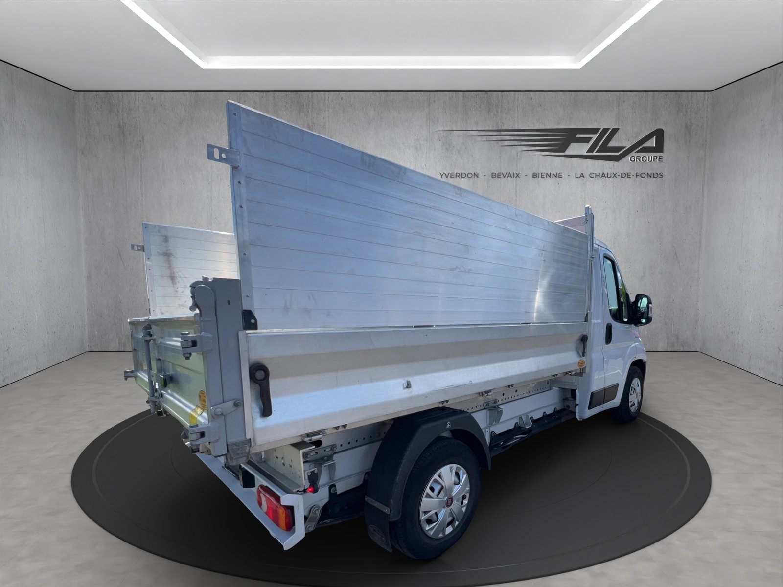 FIAT Ducato-e ch. cab. 79kWh H1 3, Electric, Ex-demonstrator, Automatic - 5