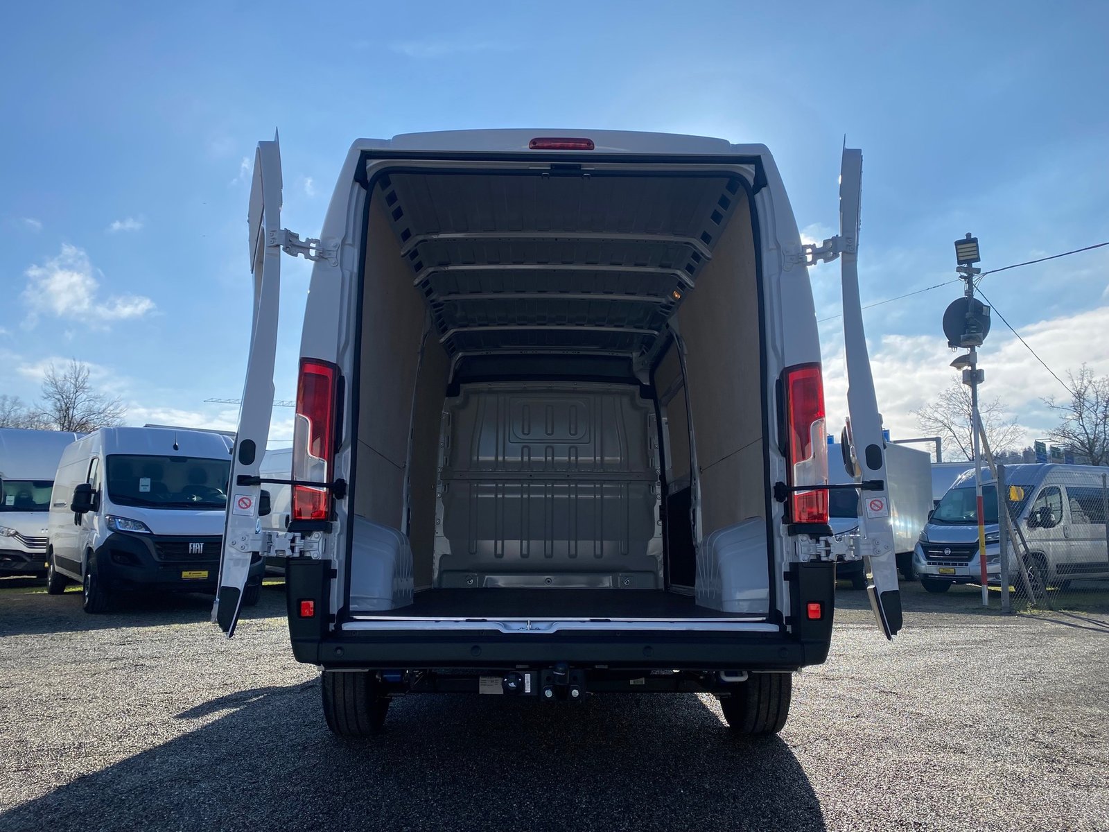 FIAT Ducato 35 2.2 L3H2 Kastenwagen + Anhängerkupplung 50 W, Diesel, Voiture nouvelle, Manuelle - 2