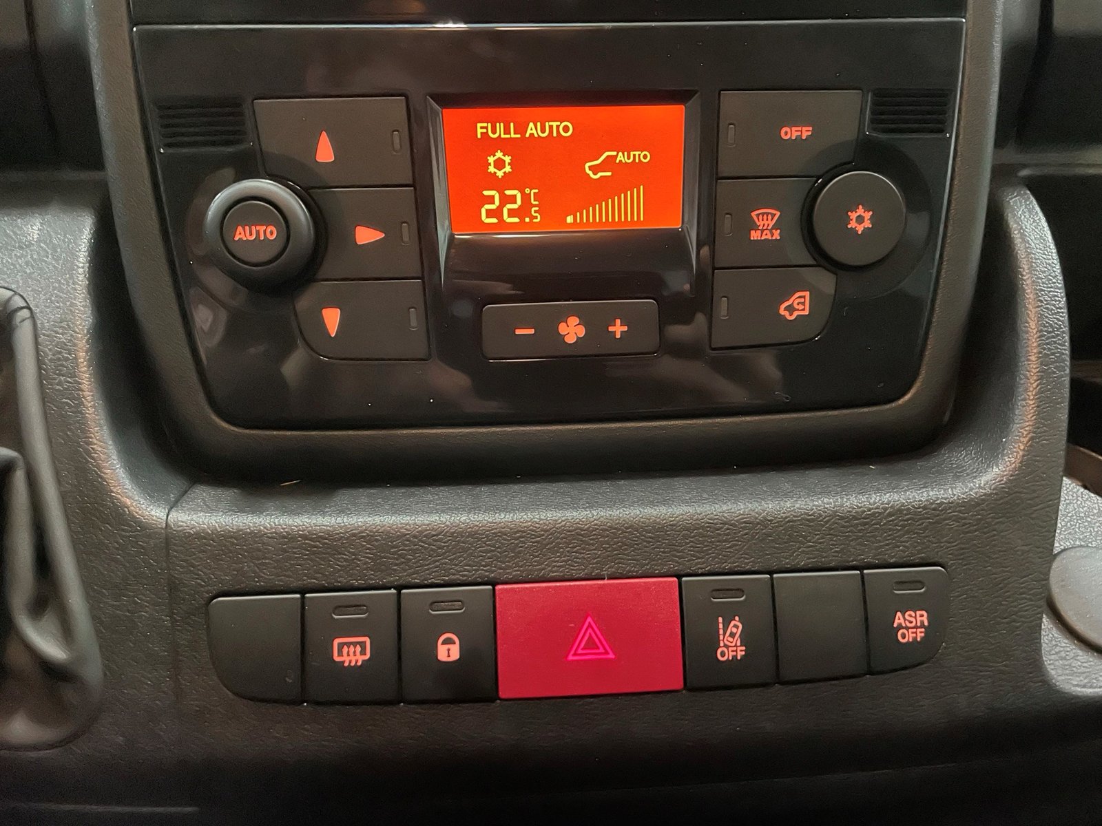 FIAT E-Ducato 35 47kWh L2H2, Electric, Ex-demonstrator, Automatic - 6