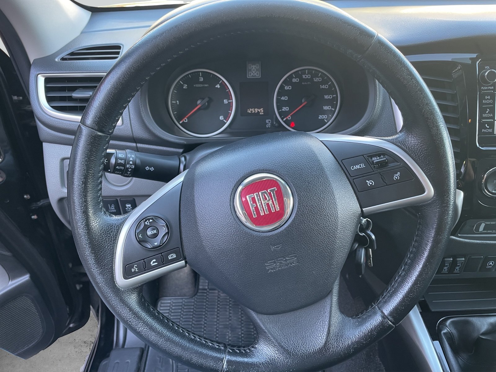 FIAT Fullback LX 2.4 MJ DC Swiss 4WD, Diesel, Second hand / Used, Manual - 6
