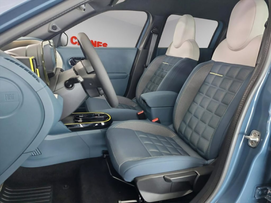 FIAT Grande Panda MHEV La Prima, Benzin, Occasion / Gebraucht, Automatik - 4