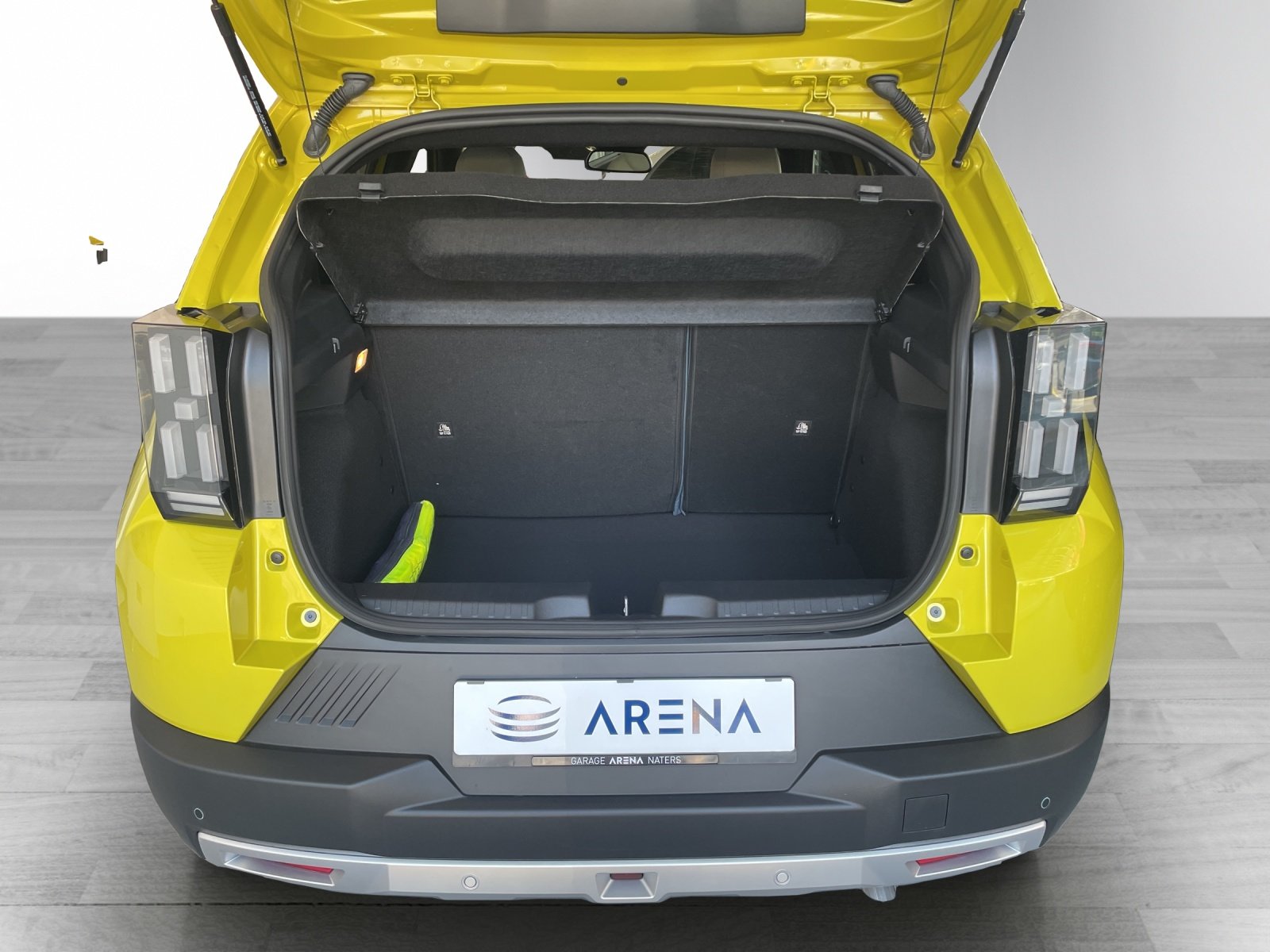 FIAT Grande Panda MHEV La Prima, Petrol, Ex-demonstrator, Automatic - 7