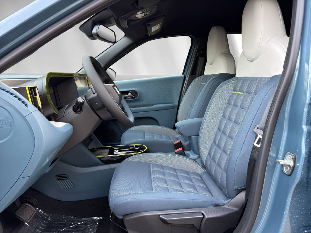 FIAT Grande Panda La Prima, Mild-Hybrid Petrol/Electric, New car, Automatic - 4