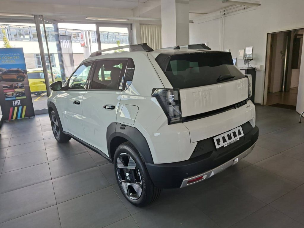 FIAT 1.2 Hybrid La Prima, Mild-Hybrid Petrol/Electric, New car, Automatic - 5